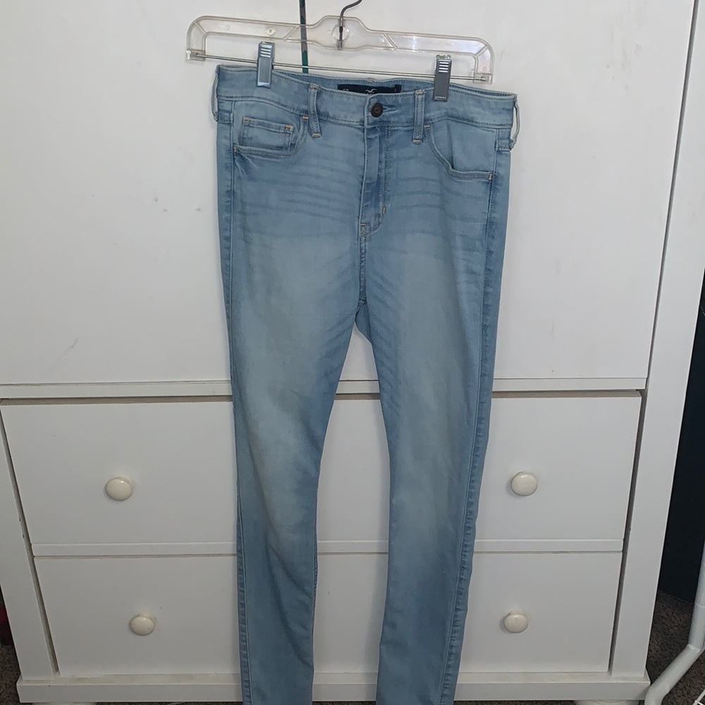 hollister light wash skinny jeans